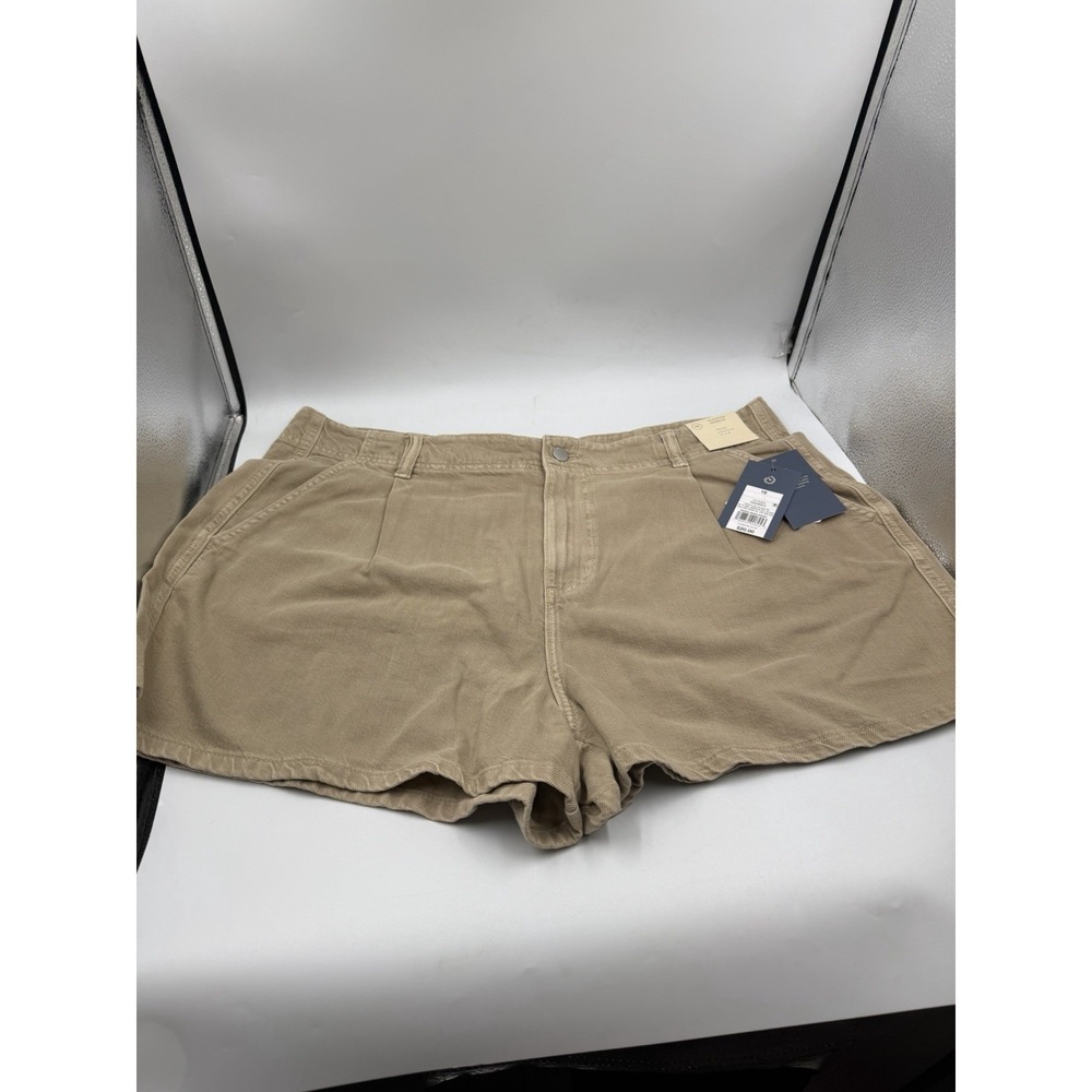 Universal Thread Tan High Rise Pleated Shorts Womens Plus Size 16 NEW WITH TAGS